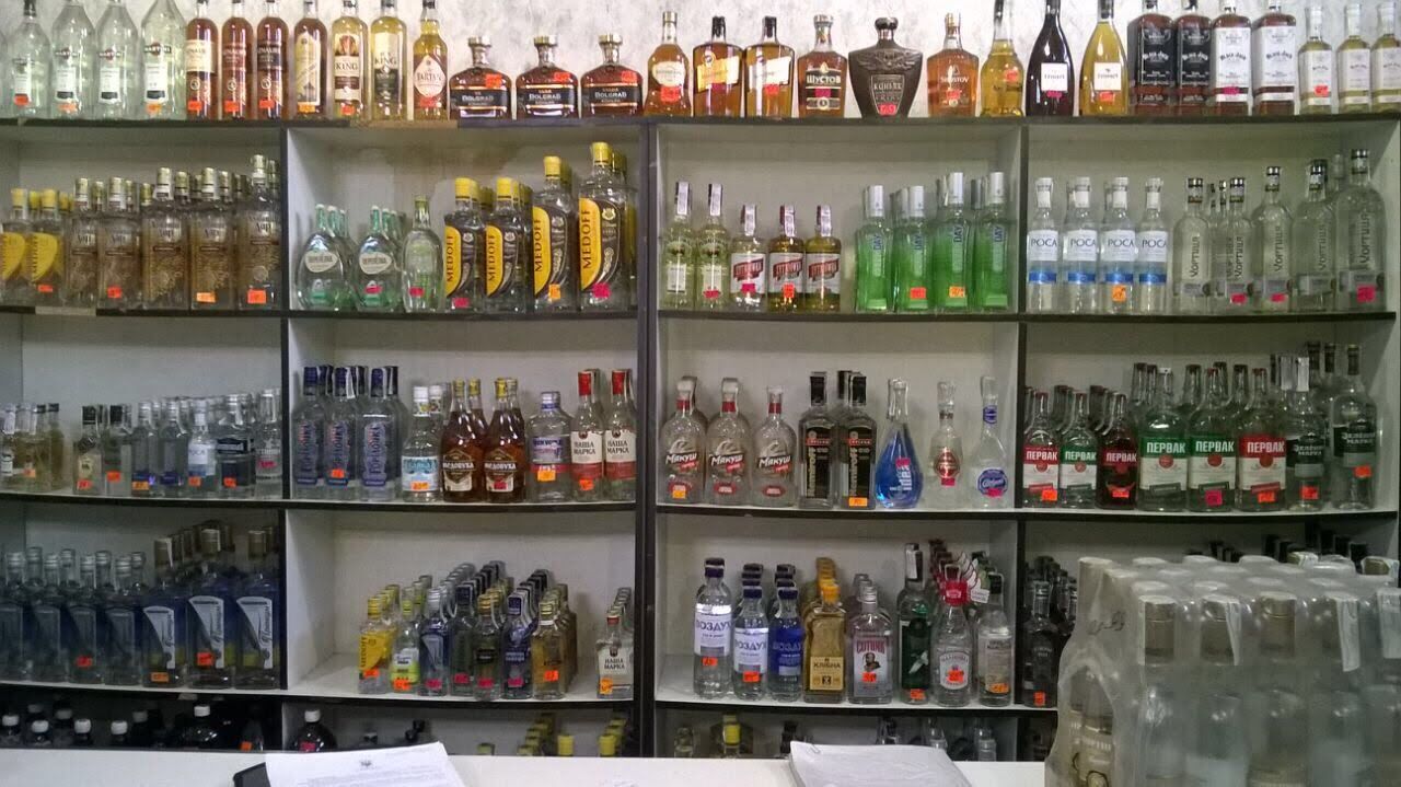 На Донеччині вилучили понад 2 тис літрів контрафактного алкоголю