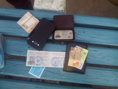 СБУ затримала на хабарі одного з керівників управління захисту економіки луганської поліції