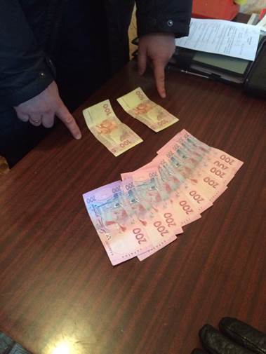 У Черкаській області СБУ затримала майора поліції в момент отримання хабара