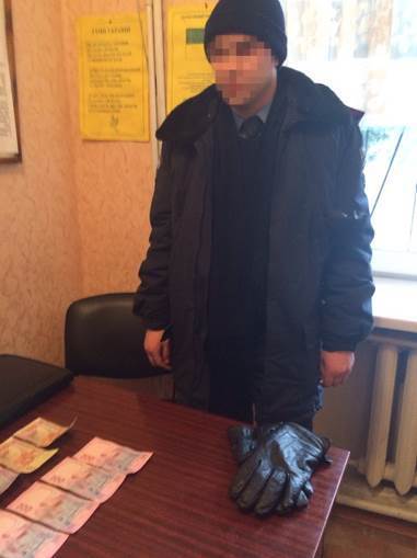 У Черкаській області СБУ затримала майора поліції в момент отримання хабара