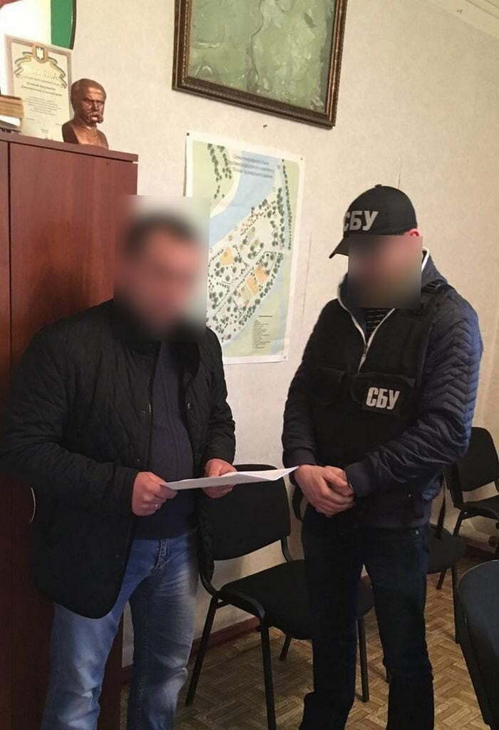 Землевпорядник та голова однієї з сільрад Київщини вимагали 260 тисяч грн. хабара