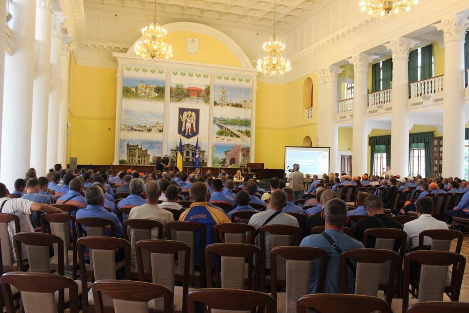 Столичні активісти побачили, якими будуть нові паркувальники