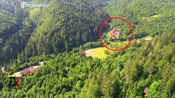 Журналісти показали елітний особняк Медведчука