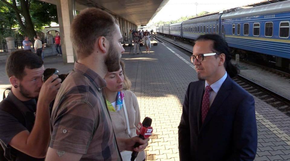 Журналісти передали голові ''Укрзалізниці'' компромат на начальника залізничної станції ''Чорноморськ''