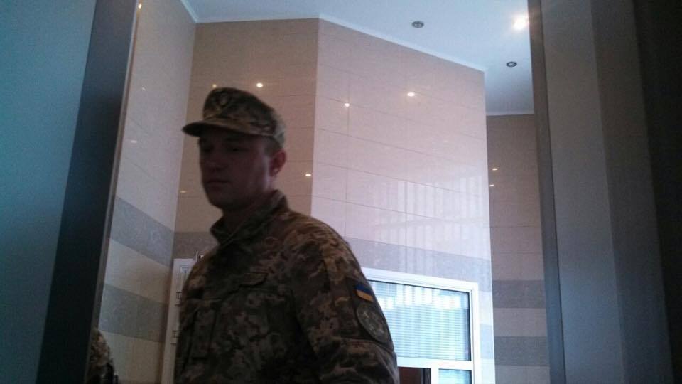 Охорона комітетів Верховної ради виштовхала журналістів з будівлі