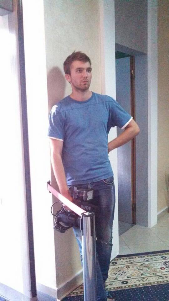 На журналістів напали у податковій інспекції Києва