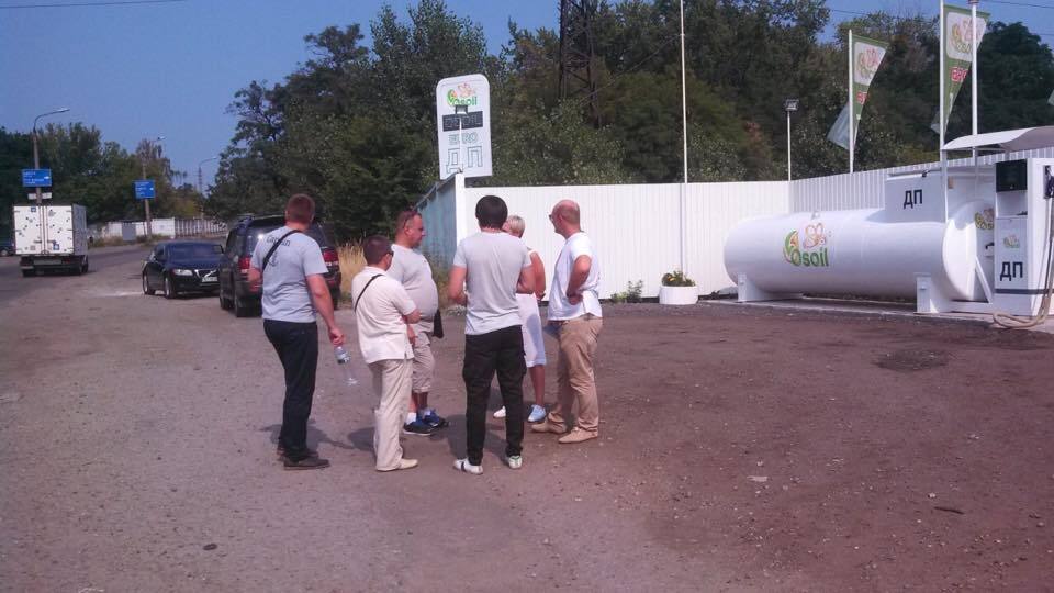 Журналісти ''СтопКору'' викрили у столиці низку заправок-нелегалів