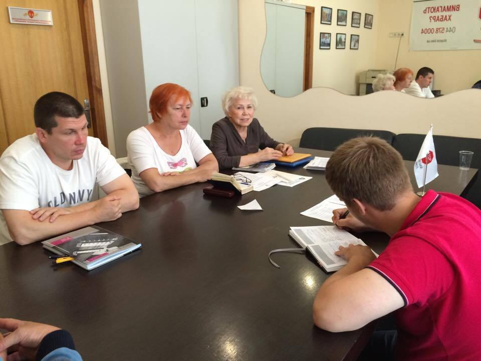 Правозахисники ''Стоп корупції'' роз'яснили, як не стати жертвами колекторів