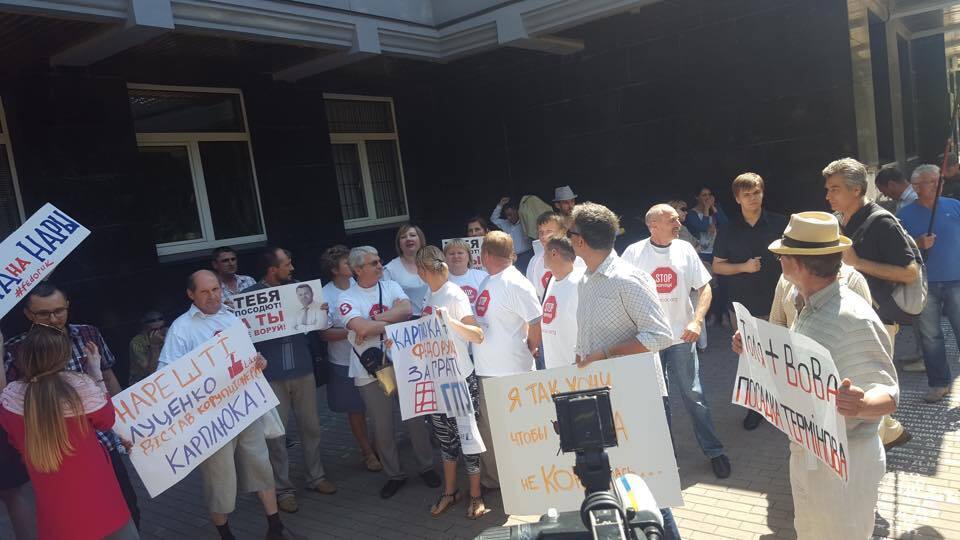 ''Стоп корупції'' підтримала акцію проти посадовців-корупціонерів з Ірпеня та Бучі