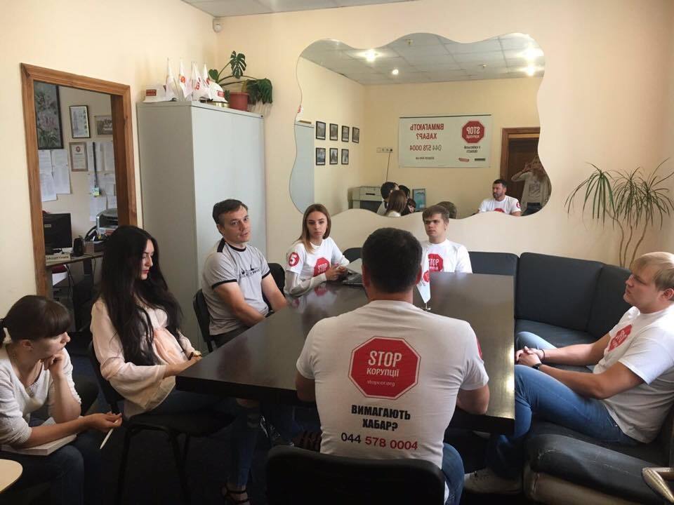 До ''Стоп корупції'' звернулися інвестори з Вишневого, які стали заручниками конфлікту мера і забудовника