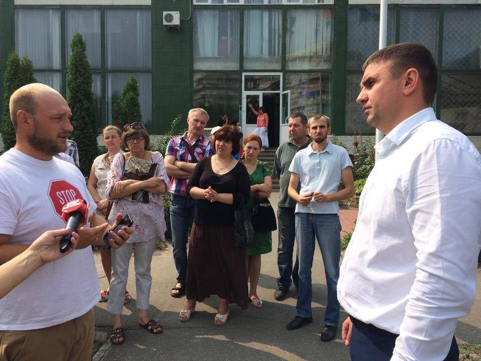 Команда ''Стоп корупції'' захищає жителів Вишневого, які можуть залишитися без житла