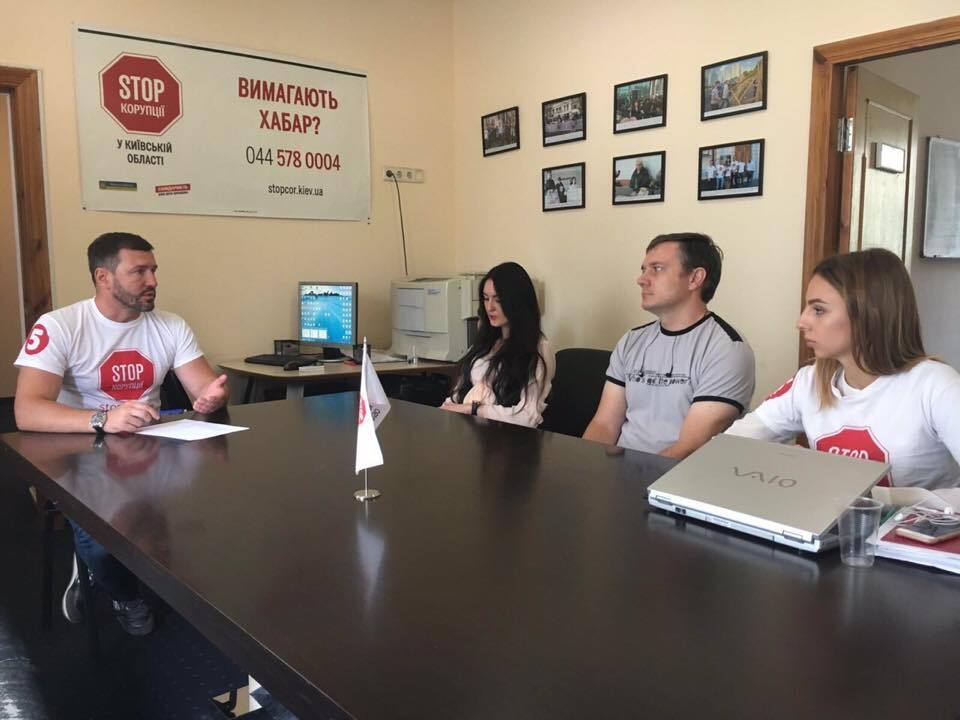 До ''Стоп корупції'' звернулися інвестори з Вишневого, які стали заручниками конфлікту мера і забудовника