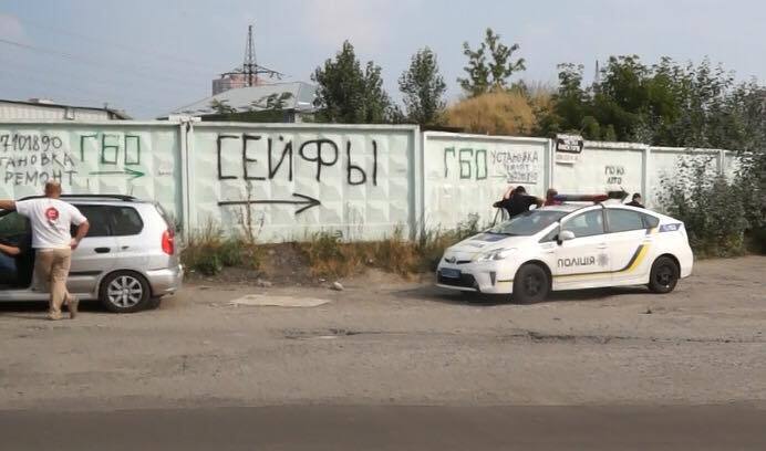 Журналісти ''СтопКору'' викрили у столиці низку заправок-нелегалів