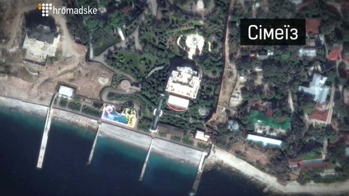 Колекція будинків ''сірого кардинала'': журналісти показали міні-королівство Віктора Медведчука