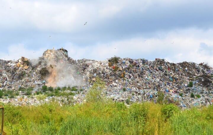 Доки Прикарпаття потопає у смітті, чиновники говорять про примарні проекти сміттєпереробних заводів