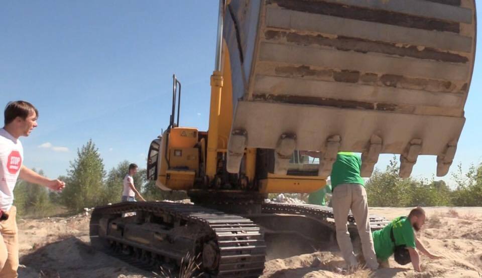 До нелегального видобутку піску на Київщині причетні народні депутати