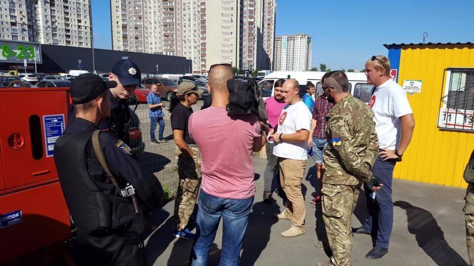 Активісти ''Стоп корупції'' перевірили газову заправку у Дарницькому районі столиці