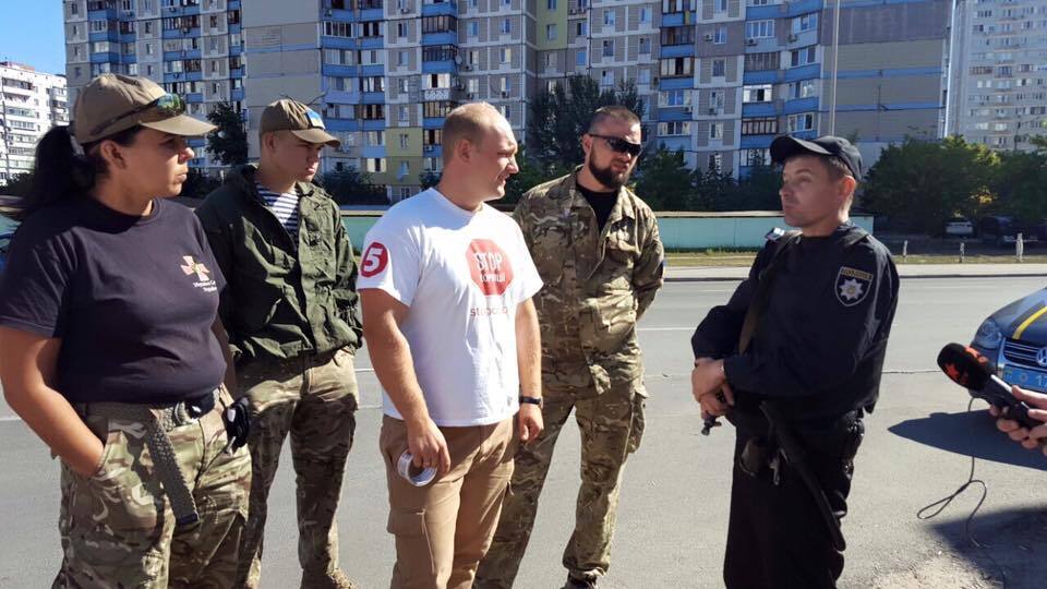 Активісти ''Стоп корупції'' перевірили газову заправку у Дарницькому районі столиці
