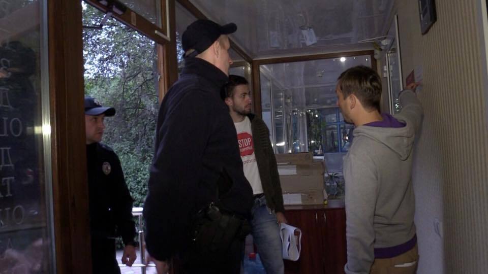 На Хмельниччині на журналістів напав депутат обласної ради Антонюк