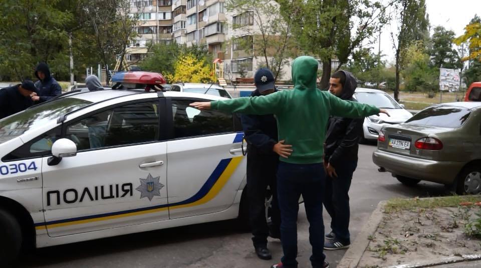Активіста ''Стоп Корупції'' невідомі вигнали з власної домівки