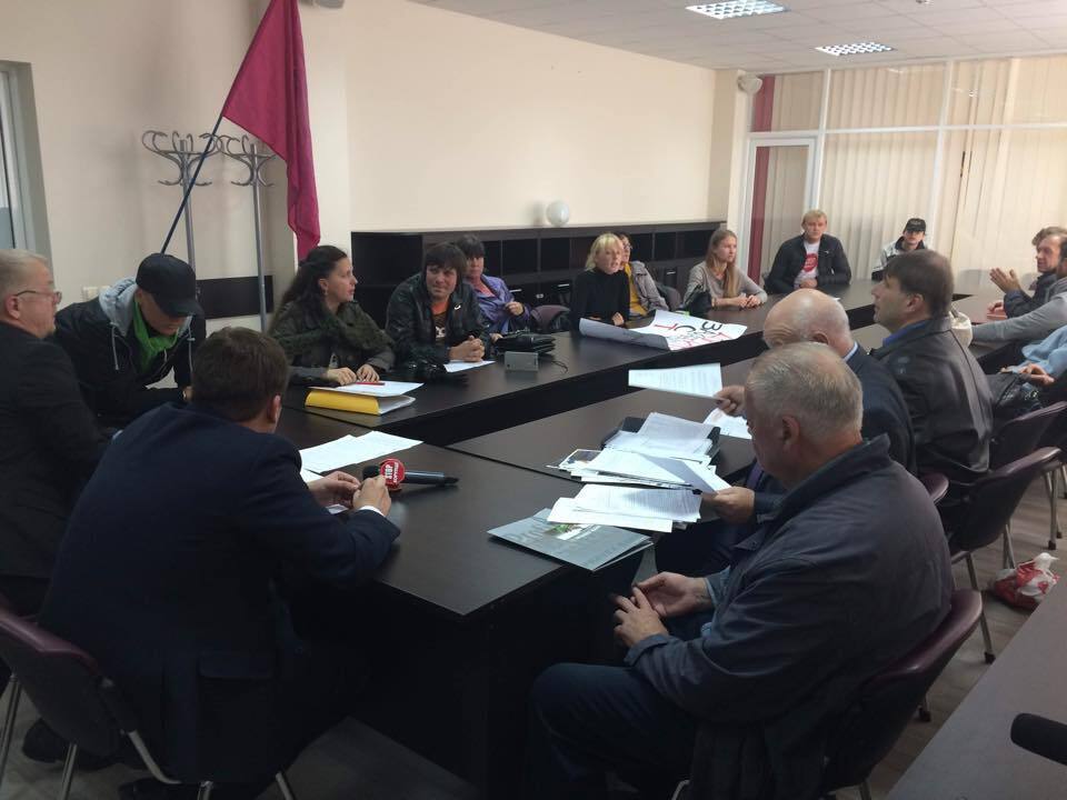 Активісти побували на акції протесту під стінами ДАБ