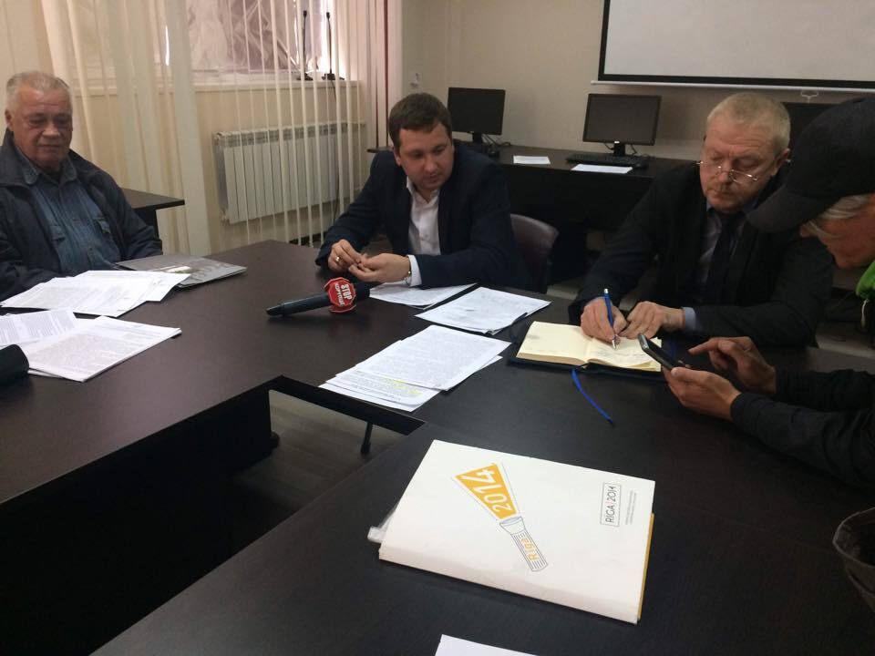 Активісти побували на акції протесту під стінами ДАБ