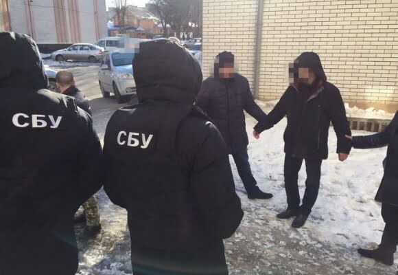 Вінницького поліцейського-хабарника звільнять з посади