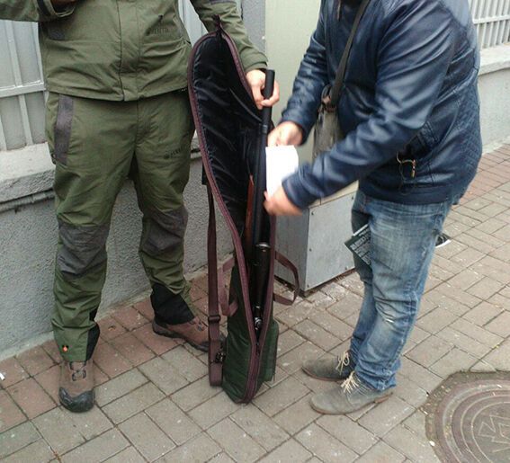 Чоловік зі зброєю збирався ''підтримати'' активістів під ВРУ