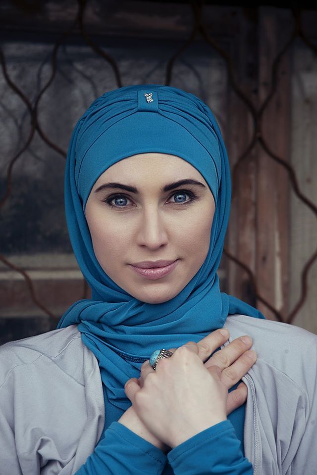 Україна втратила героїню: під Києвом розстріляли автомобіль Аміни Окуєвої та її чоловіка