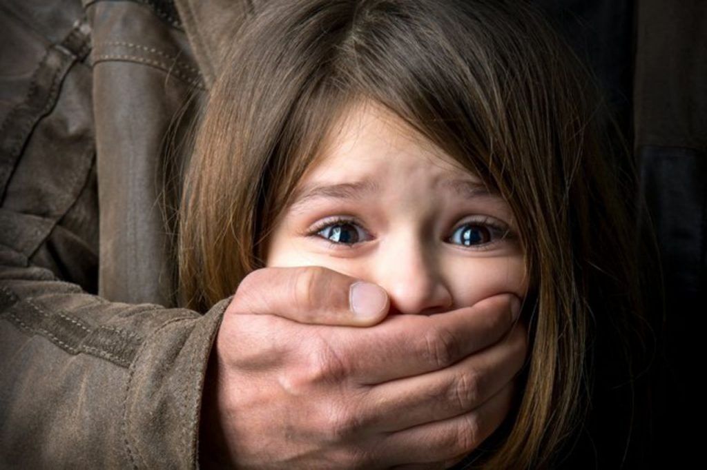 Підозрюваний у зґвалтуванні 3-річної дитини раптово помер у СІЗО