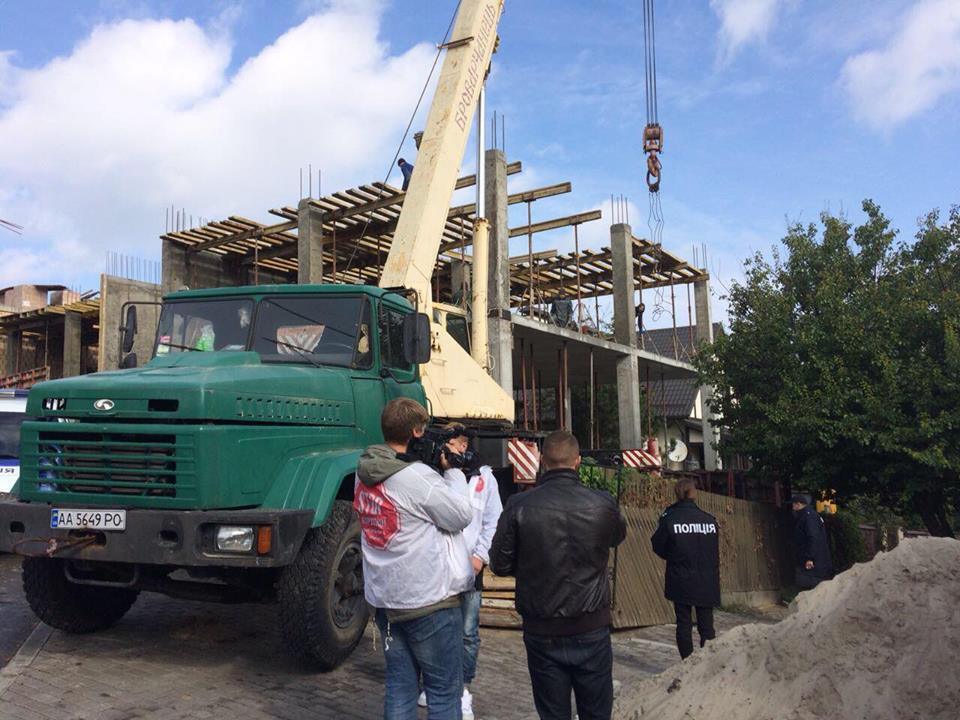 Юристи ''Стоп корупції'' звернулися до прокуратури Києва через незаконне будівництво у буферній зоні Києво-Печерської лаври