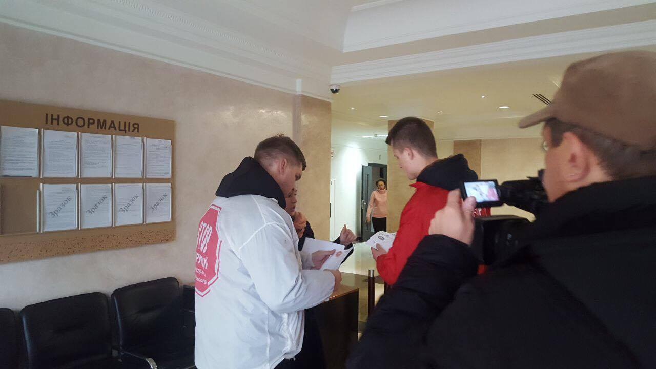 ''СтопКор'' звернувся до Вищої ради правосуддя через суддів-маріонеток земельних рейдерів з Кіровоградщини