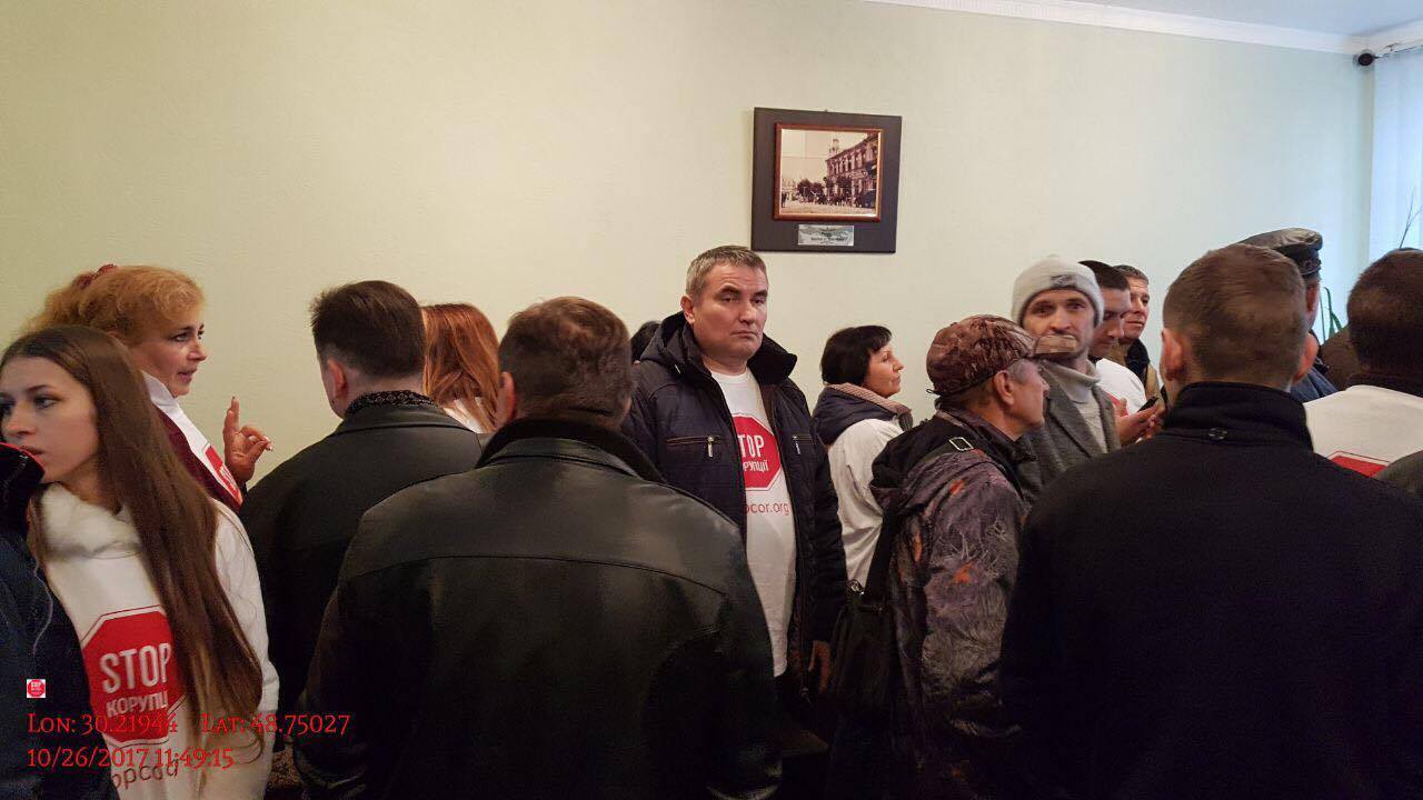 Команда ''Стоп корупції'' з усієї України почала антикорупційний рейд в Умані (ОНОВЛЮЄТЬСЯ)