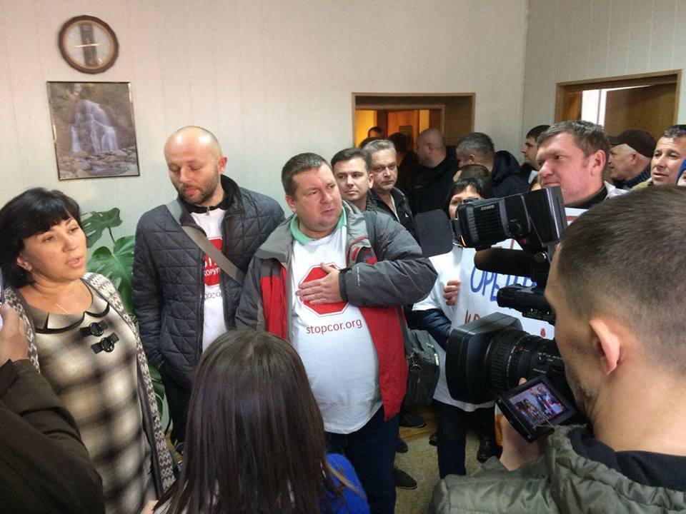 Команда ''Стоп корупції'' з усієї України почала антикорупційний рейд в Умані (ОНОВЛЮЄТЬСЯ)
