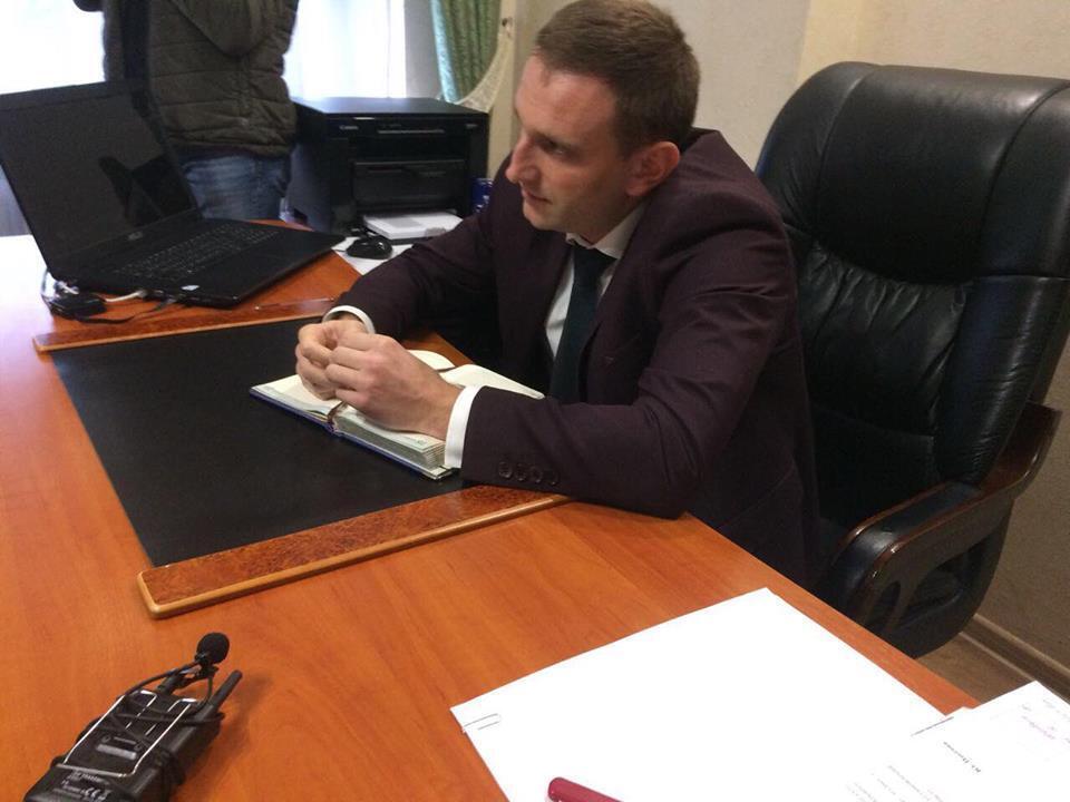 ''СтопКор'' нагрянув до керівника уманської місцевої прокуратури через затягування розслідування гучних справ у місті