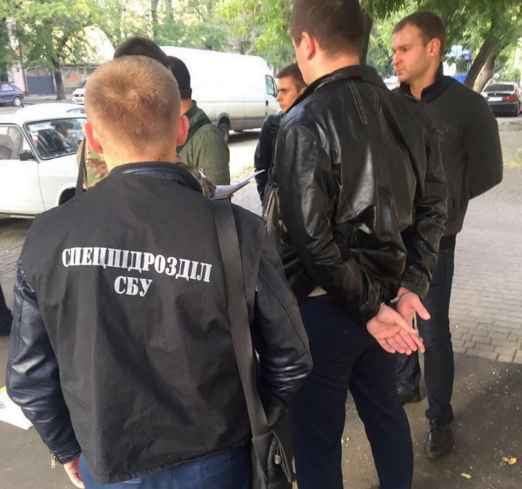 В Одесі на хабарі затримали чиновника науково-дослідного експертно-криміналістичного центру МВС