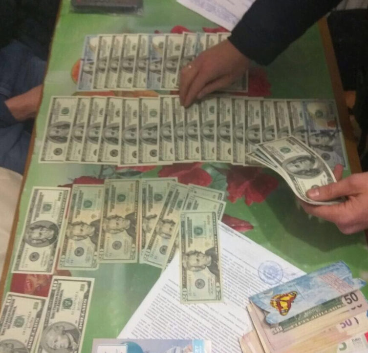 В Одесі на хабарі затримали чиновника науково-дослідного експертно-криміналістичного центру МВС