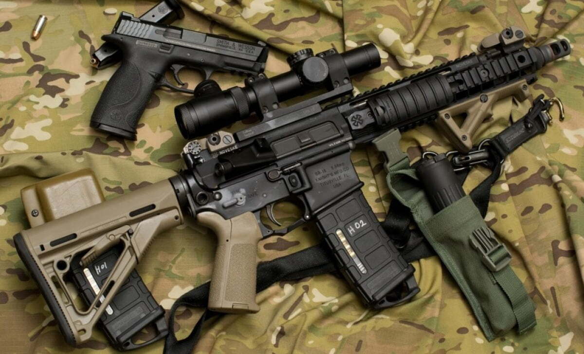 Трьох українців підозрюють у контрабанді зброї до РФ
