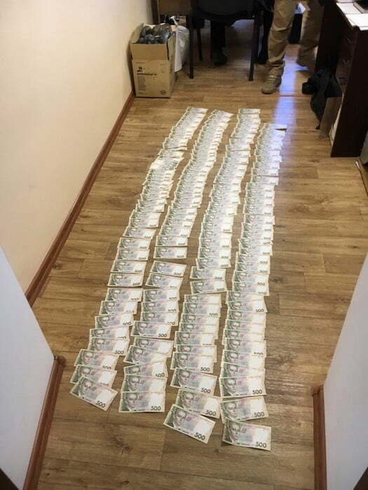 СБУ викрила на хабарах двох посадовців у районі проведення АТО
