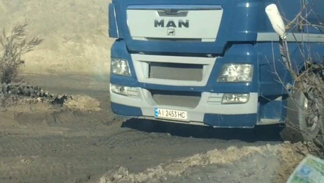 ''СтопКор'' викрив піщаних нелегалів, які відновили видобуток піску у Трипіллі на Київщині