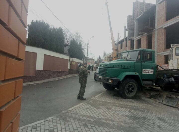 Після звернення ''СтопКору'' на незаконному будівництві на Печерську у Києві можуть вилучити будівельну техніку