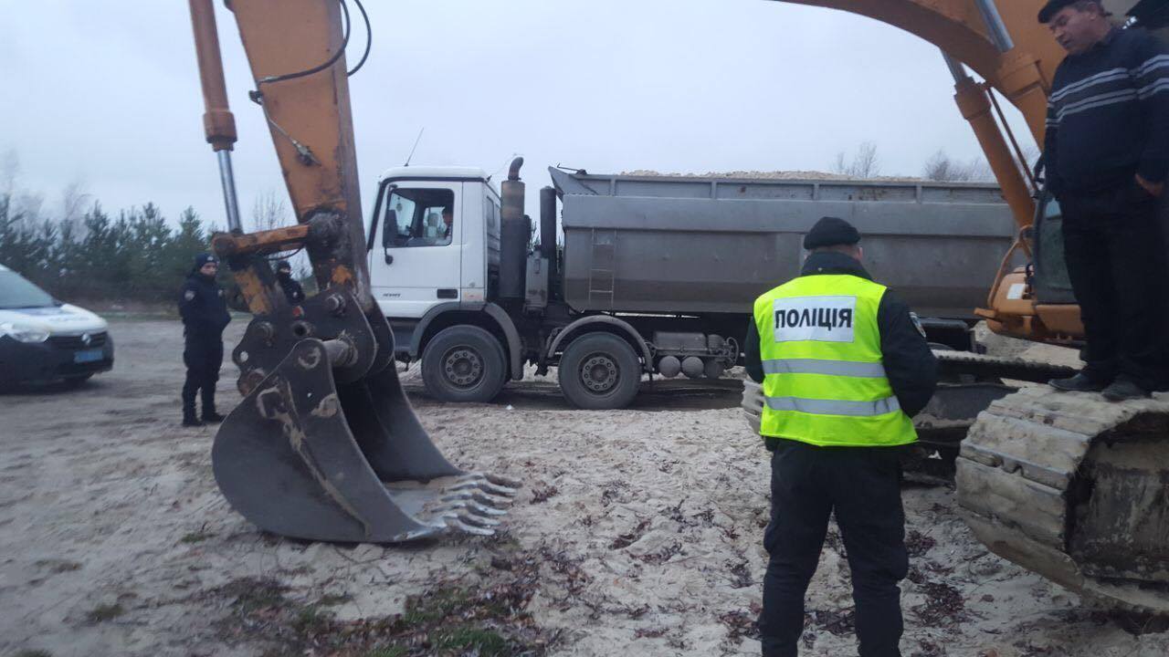 ''СтопКор'' викрив точку незаконного складування піску у селі Рожни на Київщині
