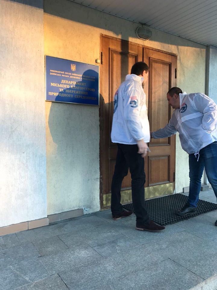 Колеги ''СтопКору'' з ''Асоціації риболовів'' звернулись до профільних департаментів КМДА через незаконний паркан на Осокорках у Києві