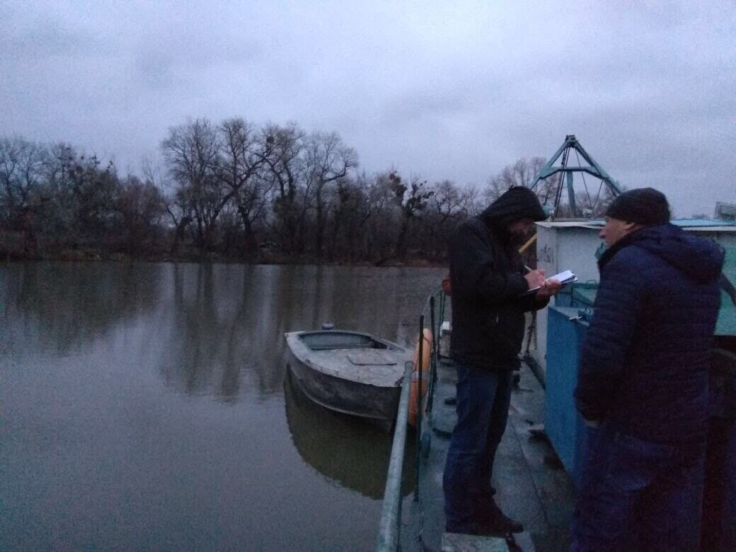 Після звернення ''СтопКору'' поліція опечатала земснаряд піщаних браконьєрів з озера Миколайчик у Києві