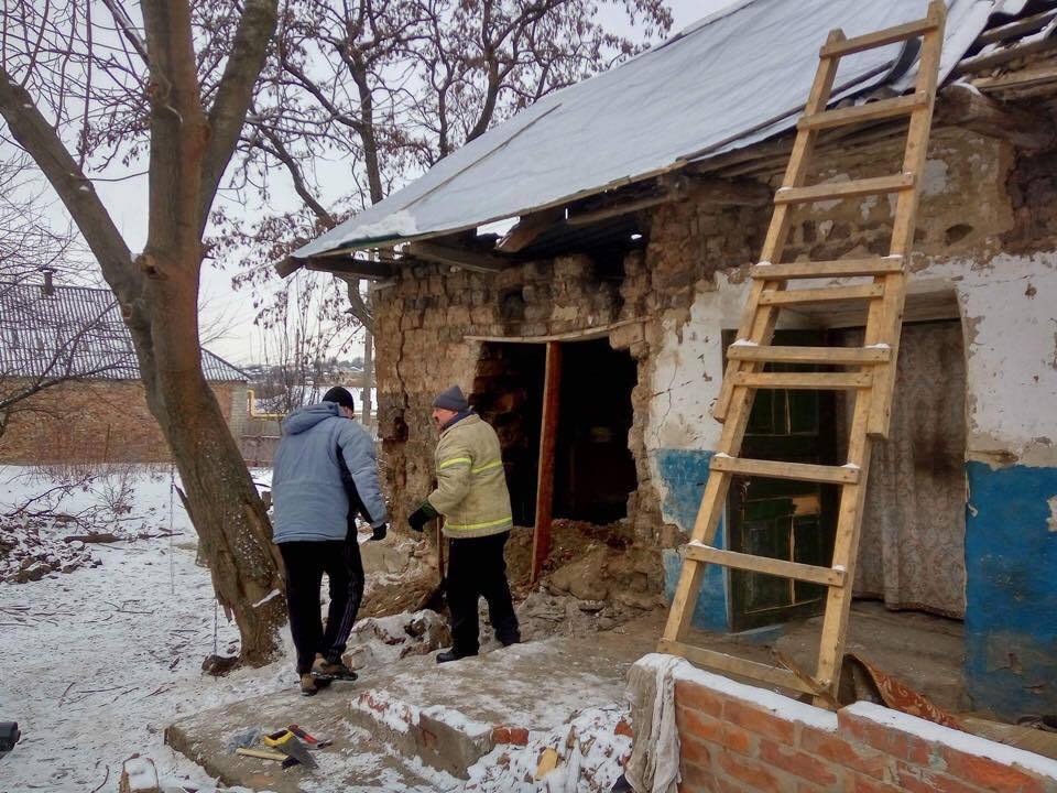 Ветерани АТО та активісти укріпили сто будинків у Старій Авдіївці