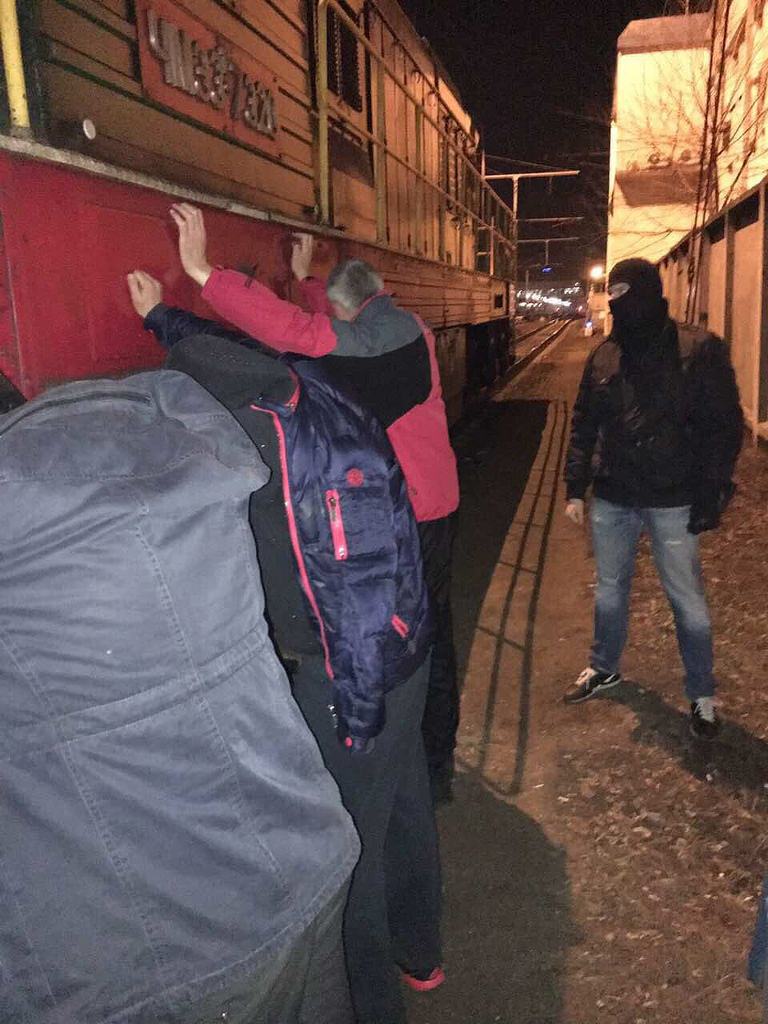 Чиновники ''Укрзалізниці'' розкрадали пальне з локомотивів – СБУ