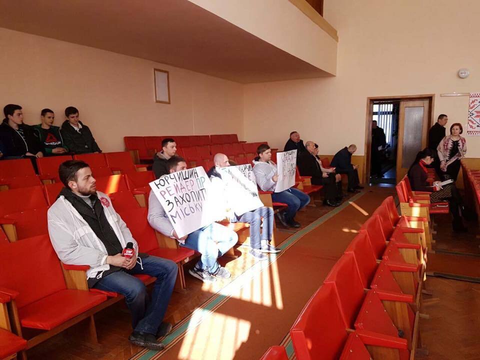 На журналіста ''СтопКору'' у Хмільнику напав депутат міськради