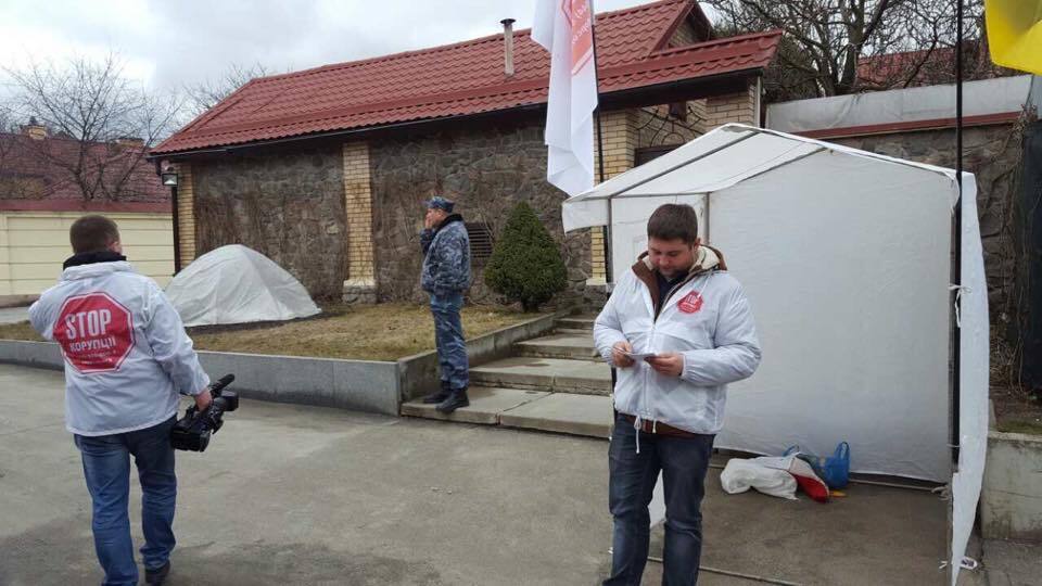 ''СтопКор'' навідався до маєтку поплічниці екс-міністра аграрної політики Присяжнюка Лесі Софієнко