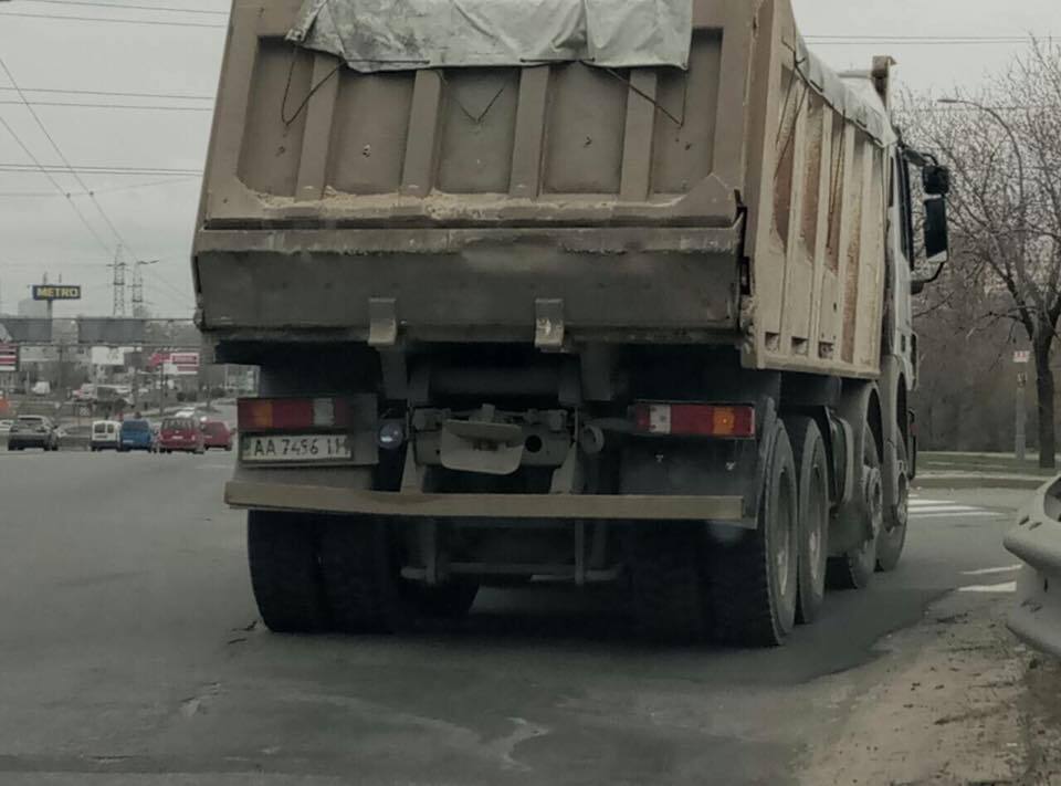 ''СтопКор'' попередив гуртових продавців нелегального піску про наслідки бізнесу