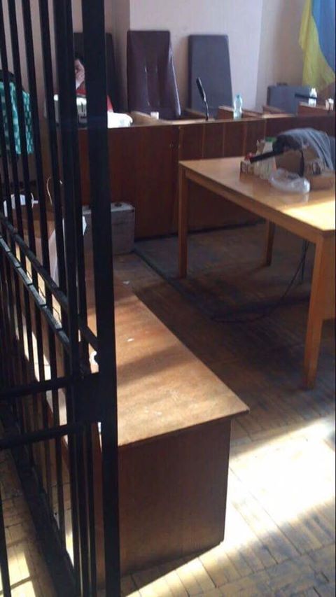 ''Важко хворий'' Насіров після цирку з ''інфарктом'' став на ноги й сів у крісло судді